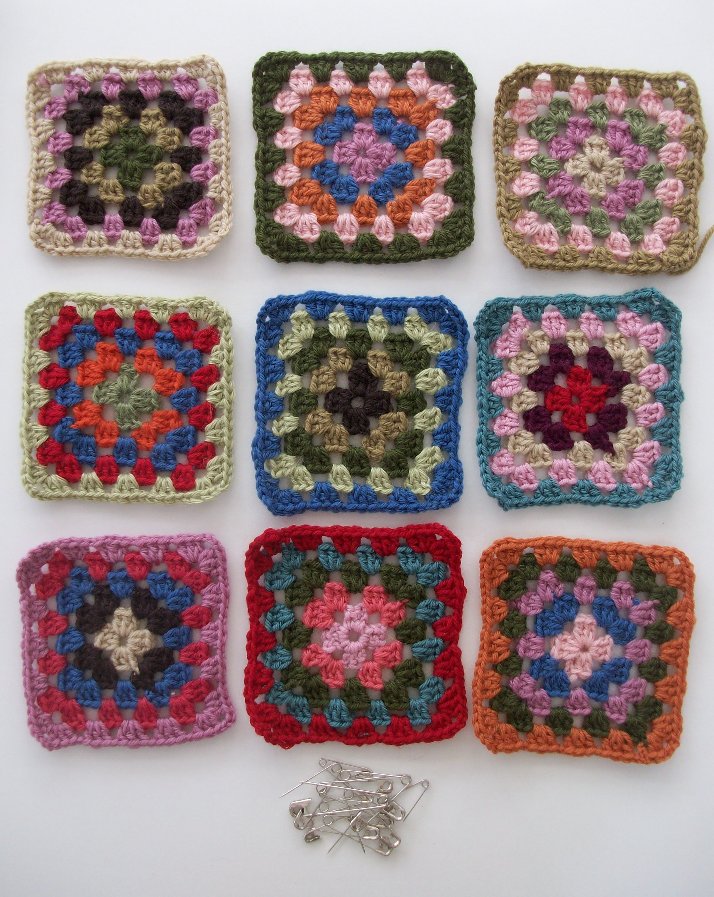 crochet_blanket_pinned_squares_100_3272