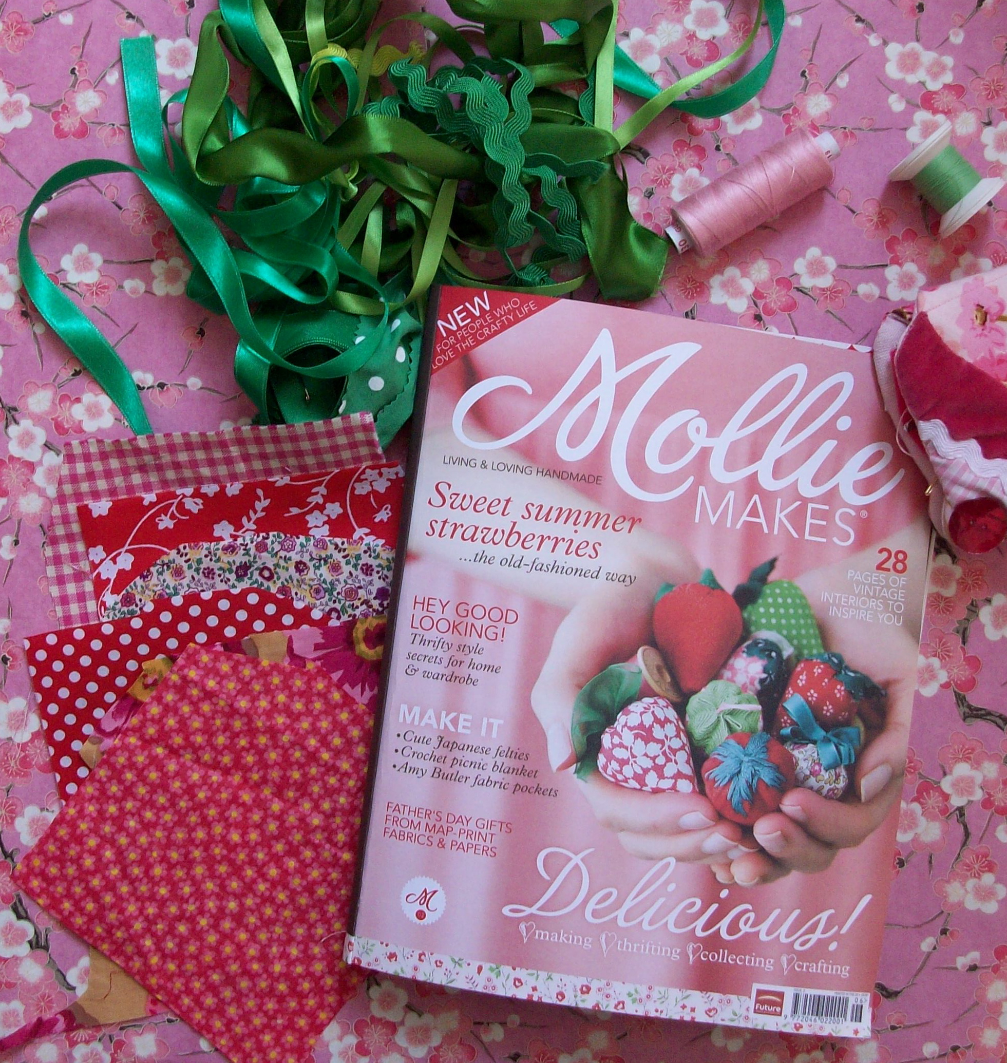mollie_makes2_front_cover_100_3630