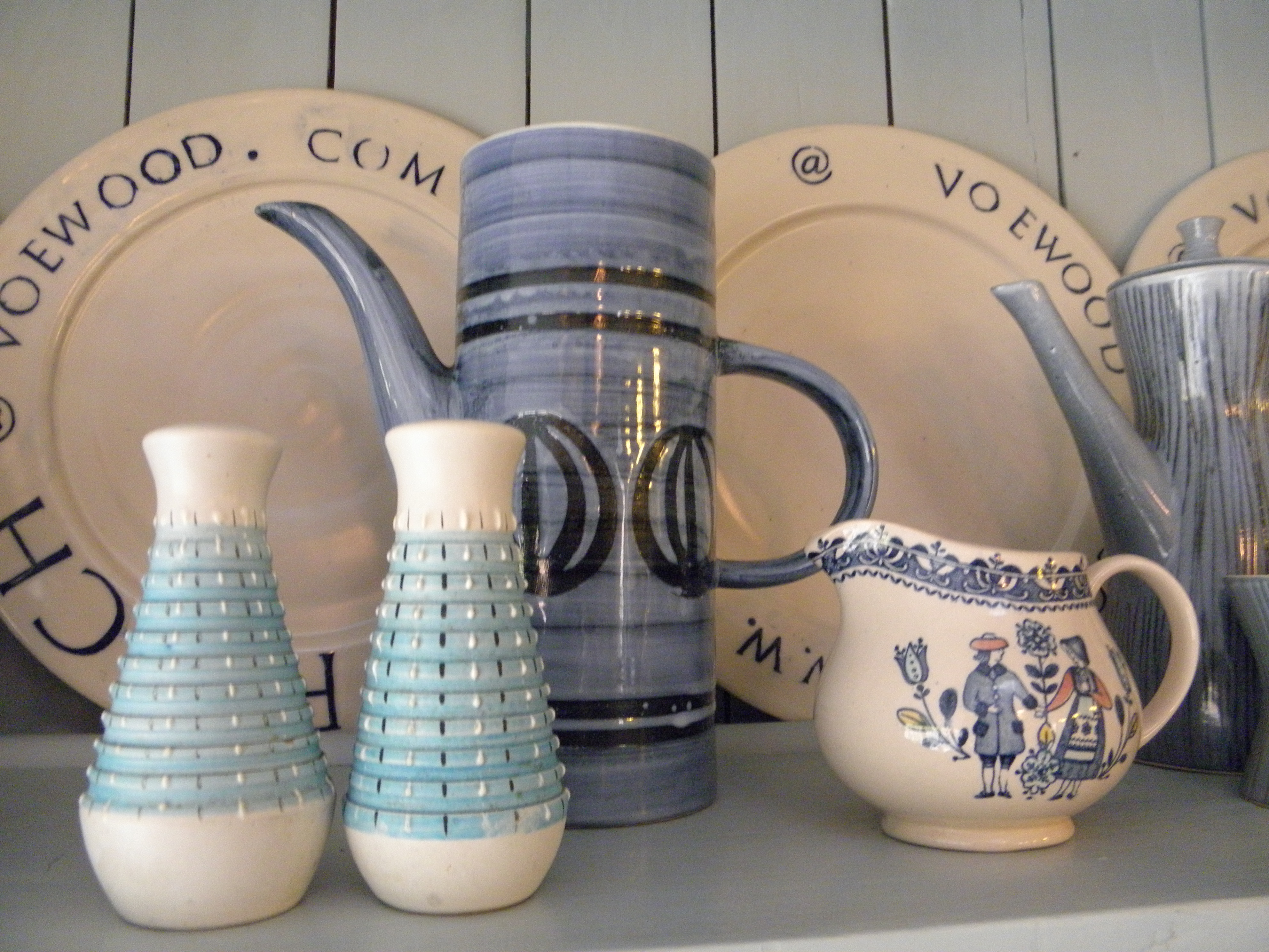 Voewood_kitchen_shelves_OLYMPUS DIGITAL CAMERA
