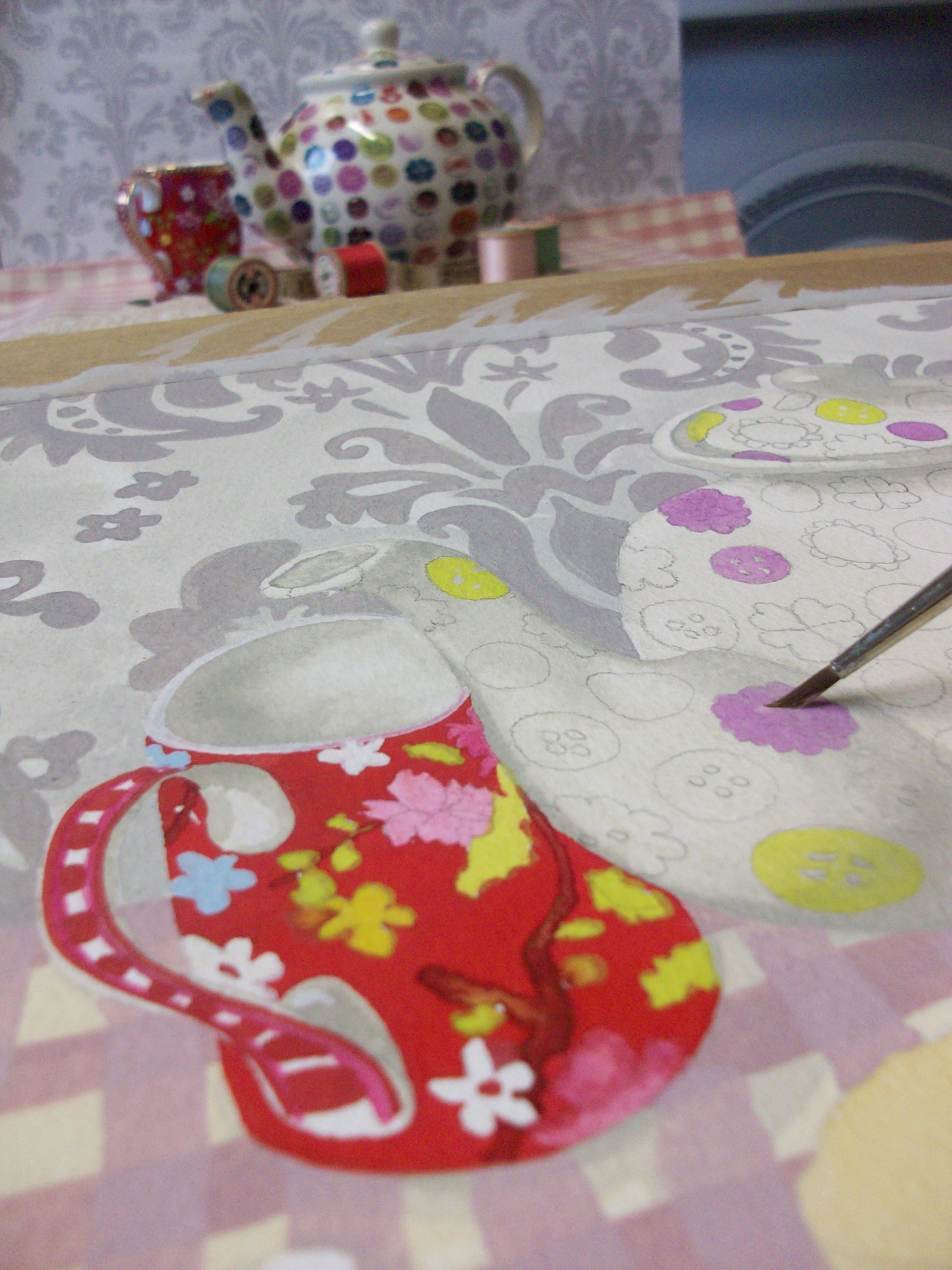 painting_the_button_teapot_100_3750