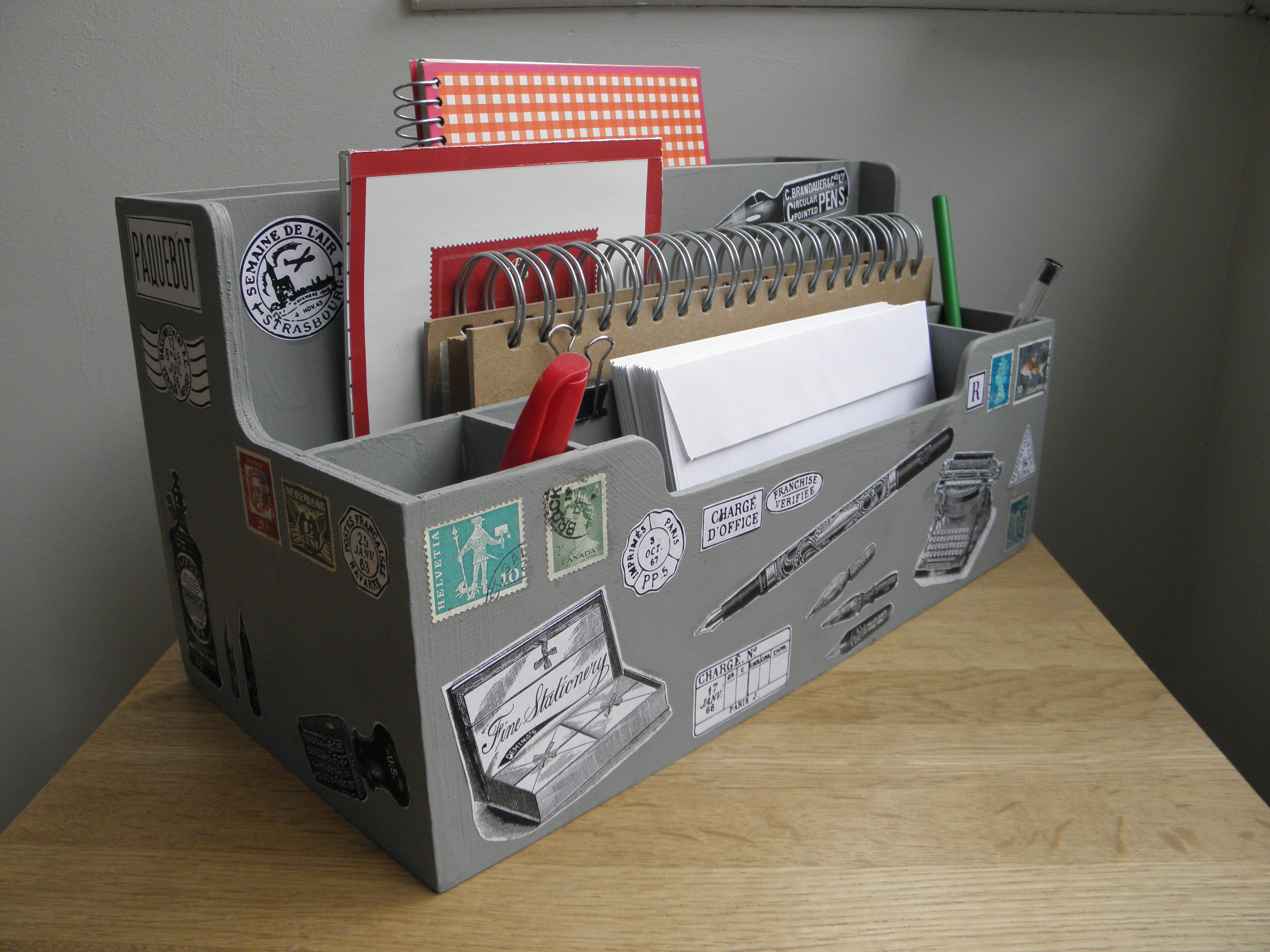 decoupage_letter_rack