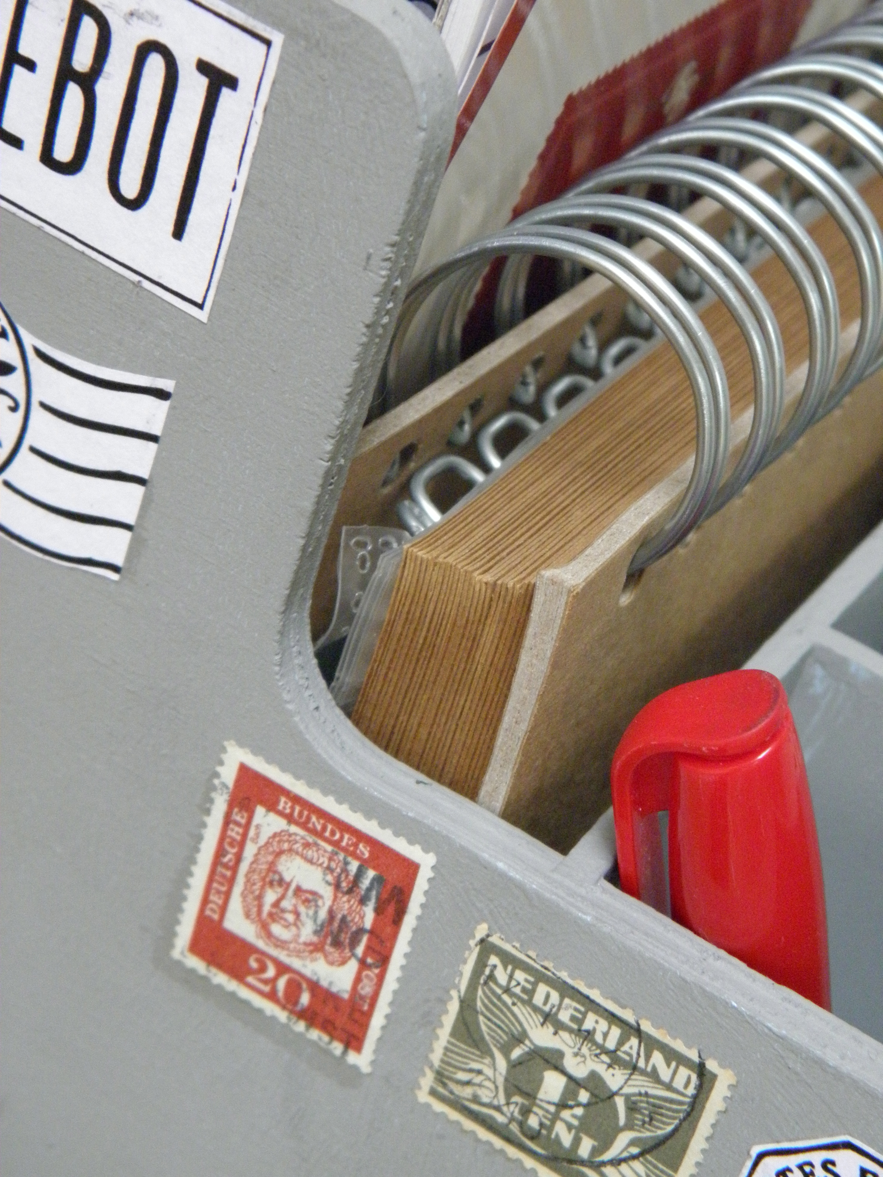 decoupage_letter_rack