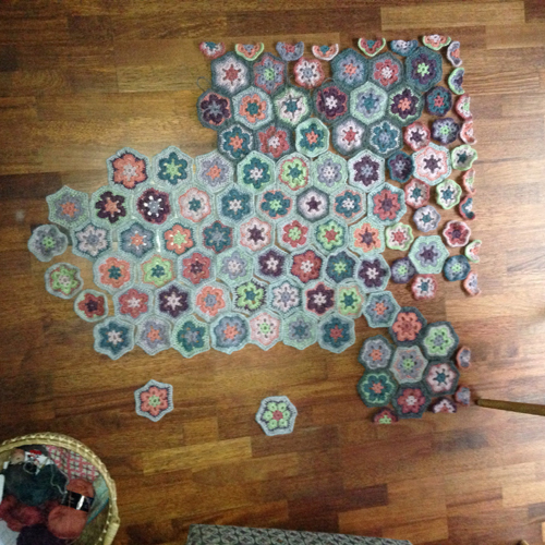 african-hexagon-blanket-claire-leggett-3